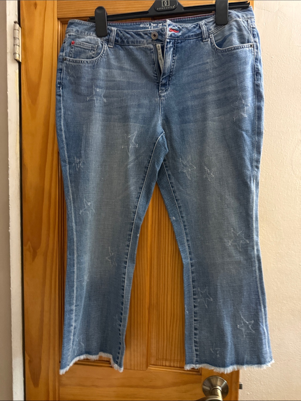 Women’s Light Blue Star-Print Cropped Jeans